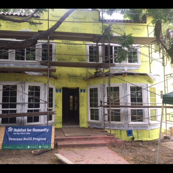 Meet your Posher, Lori - Picture 2 of 8